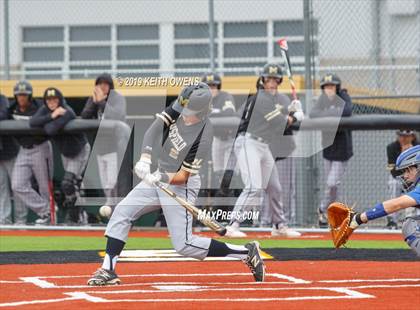 Thumbnail 2 in Mansfield vs. Hebron Game 3 (UIL 6A Area Playoff) photogallery.