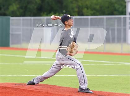 Thumbnail 3 in Mansfield vs. Hebron Game 3 (UIL 6A Area Playoff) photogallery.