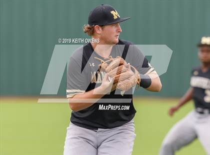 Thumbnail 2 in Mansfield vs. Hebron Game 3 (UIL 6A Area Playoff) photogallery.
