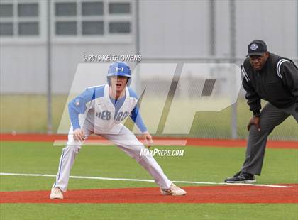 Thumbnail 3 in Mansfield vs. Hebron Game 3 (UIL 6A Area Playoff) photogallery.