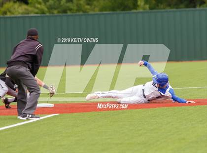 Thumbnail 2 in Mansfield vs. Hebron Game 3 (UIL 6A Area Playoff) photogallery.