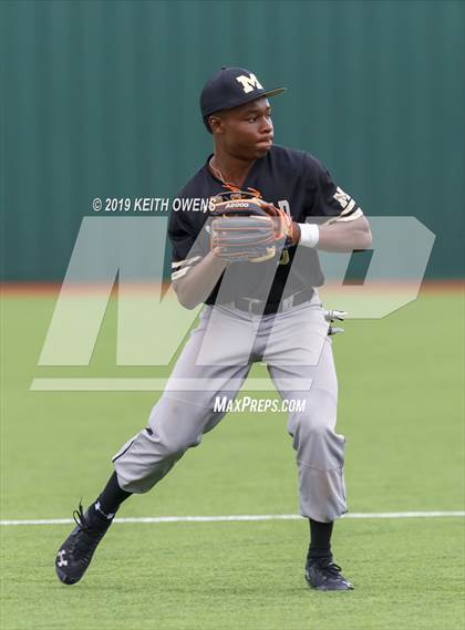 Thumbnail 2 in Mansfield vs. Hebron Game 3 (UIL 6A Area Playoff) photogallery.