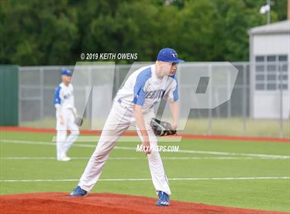 Thumbnail 2 in Mansfield vs. Hebron Game 3 (UIL 6A Area Playoff) photogallery.