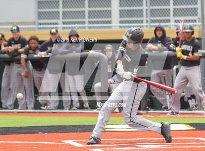 Thumbnail 2 in Mansfield vs. Hebron Game 3 (UIL 6A Area Playoff) photogallery.