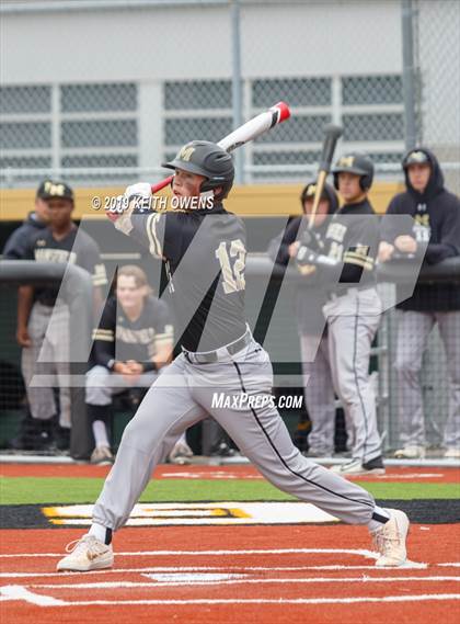 Thumbnail 1 in Mansfield vs. Hebron Game 3 (UIL 6A Area Playoff) photogallery.