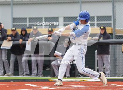 Thumbnail 2 in Mansfield vs. Hebron Game 3 (UIL 6A Area Playoff) photogallery.
