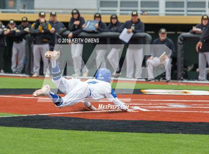 Thumbnail 3 in Mansfield vs. Hebron Game 3 (UIL 6A Area Playoff) photogallery.
