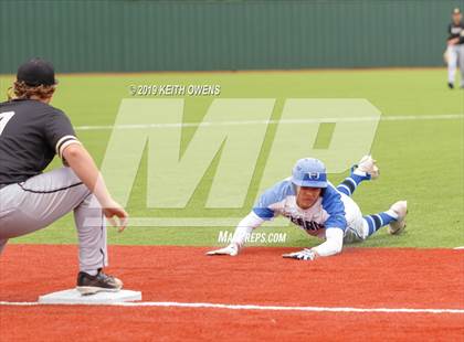 Thumbnail 2 in Mansfield vs. Hebron Game 3 (UIL 6A Area Playoff) photogallery.