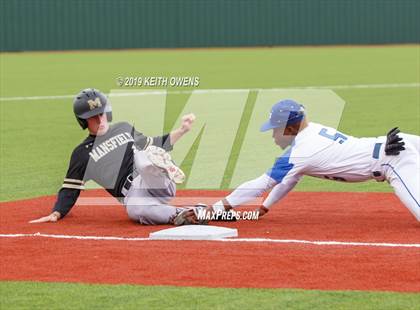 Thumbnail 3 in Mansfield vs. Hebron Game 3 (UIL 6A Area Playoff) photogallery.