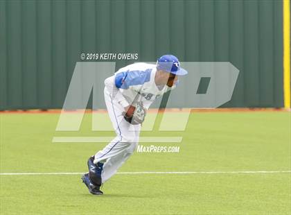 Thumbnail 1 in Mansfield vs. Hebron Game 3 (UIL 6A Area Playoff) photogallery.