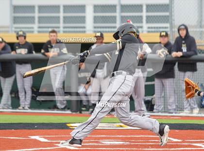 Thumbnail 2 in Mansfield vs. Hebron Game 3 (UIL 6A Area Playoff) photogallery.