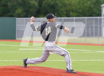 Thumbnail 2 in Mansfield vs. Hebron Game 3 (UIL 6A Area Playoff) photogallery.
