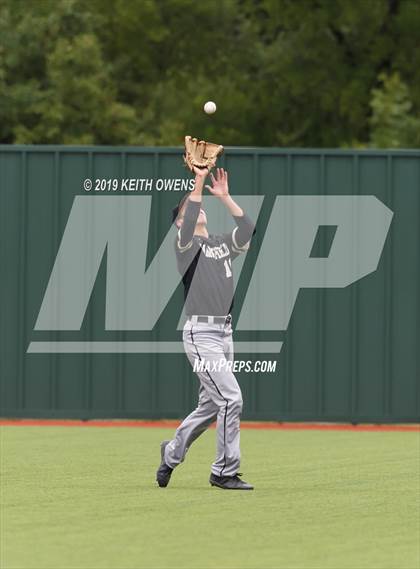 Thumbnail 2 in Mansfield vs. Hebron Game 3 (UIL 6A Area Playoff) photogallery.