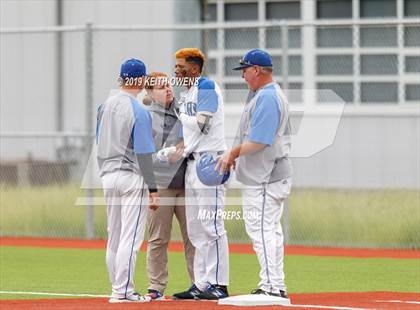 Thumbnail 3 in Mansfield vs. Hebron Game 3 (UIL 6A Area Playoff) photogallery.
