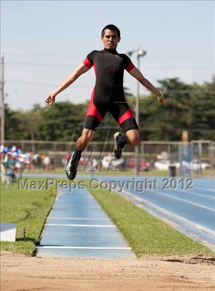 Thumbnail 1 in CIF SJS Sectional Championships photogallery.