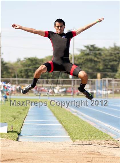 Thumbnail 2 in CIF SJS Sectional Championships photogallery.