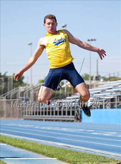 Thumbnail 2 in CIF SJS Sectional Championships photogallery.