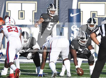 Thumbnail 3 in DeMatha @ St. John Bosco photogallery.