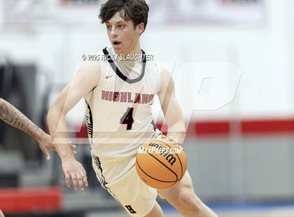 Thumbnail 2 in East St. Louis vs Highland (IHSA Class 3A Championship) photogallery.
