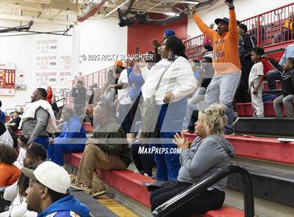 Thumbnail 2 in East St. Louis vs Highland (IHSA Class 3A Championship) photogallery.