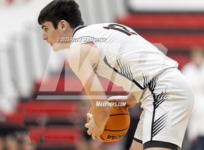 Thumbnail 1 in East St. Louis vs Highland (IHSA Class 3A Championship) photogallery.