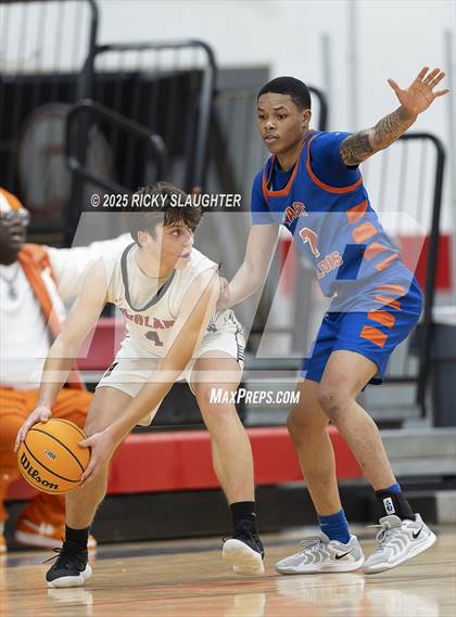 Thumbnail 2 in East St. Louis vs Highland (IHSA Class 3A Championship) photogallery.