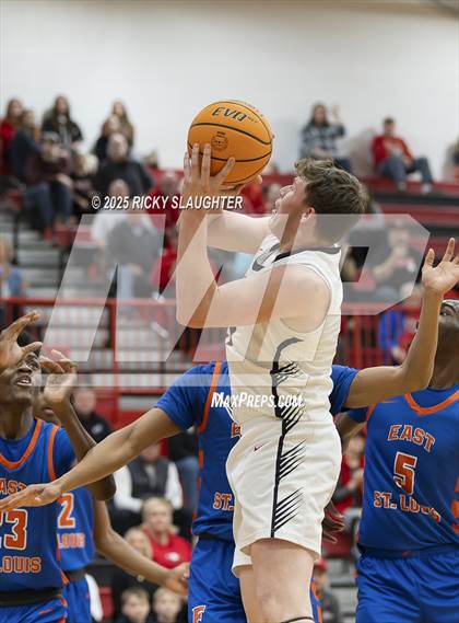 Thumbnail 3 in East St. Louis vs Highland (IHSA Class 3A Championship) photogallery.