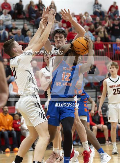 Thumbnail 1 in East St. Louis vs Highland (IHSA Class 3A Championship) photogallery.