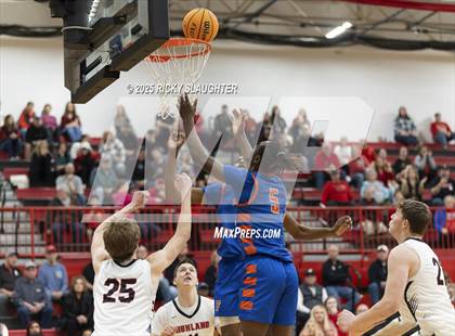 Thumbnail 2 in East St. Louis vs Highland (IHSA Class 3A Championship) photogallery.