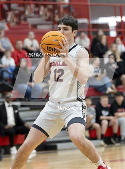 Thumbnail 1 in East St. Louis vs Highland (IHSA Class 3A Championship) photogallery.