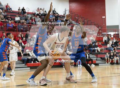 Thumbnail 2 in East St. Louis vs Highland (IHSA Class 3A Championship) photogallery.