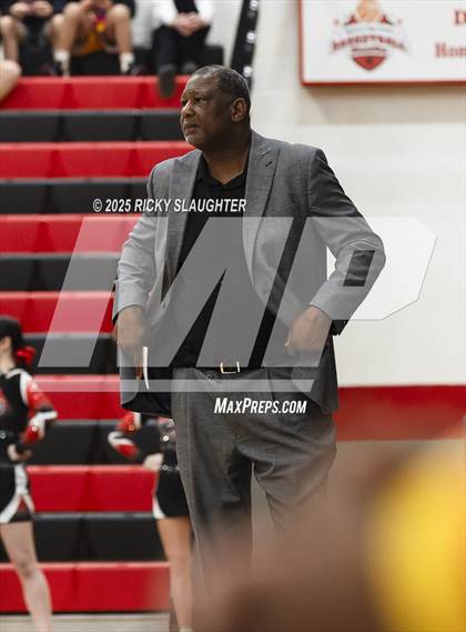 Thumbnail 2 in East St. Louis vs Highland (IHSA Class 3A Championship) photogallery.