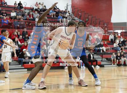 Thumbnail 1 in East St. Louis vs Highland (IHSA Class 3A Championship) photogallery.