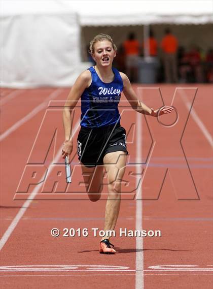 Thumbnail 3 in CHSAA Track and Field Championships photogallery.