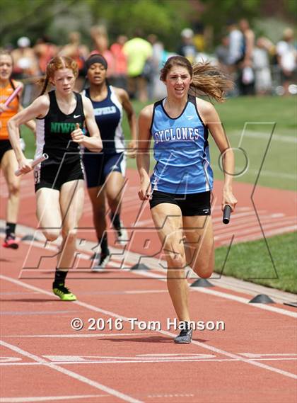Thumbnail 2 in CHSAA Track and Field Championships photogallery.