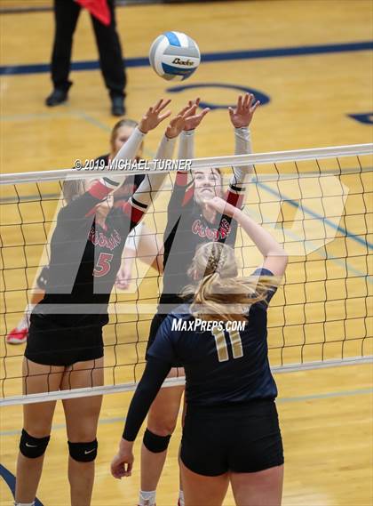 Thumbnail 2 in Gooding vs Timberlake (3A state tournament) photogallery.