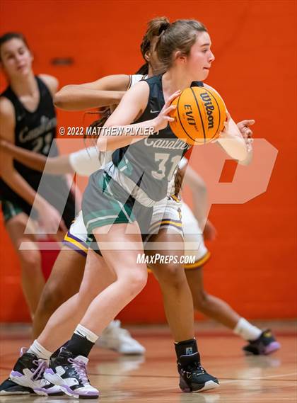 Thumbnail 3 in Durham Academy vs. Jack Britt (Cumberland County Holiday Classic) photogallery.