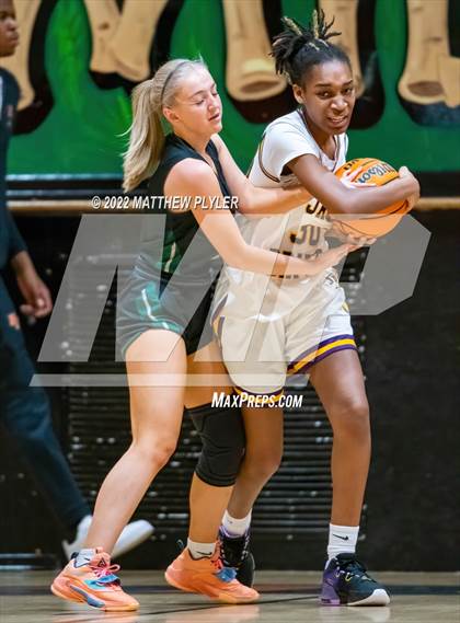 Thumbnail 2 in Durham Academy vs. Jack Britt (Cumberland County Holiday Classic) photogallery.