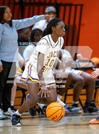 Thumbnail 1 in Durham Academy vs. Jack Britt (Cumberland County Holiday Classic) photogallery.