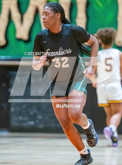 Thumbnail 3 in Durham Academy vs. Jack Britt (Cumberland County Holiday Classic) photogallery.