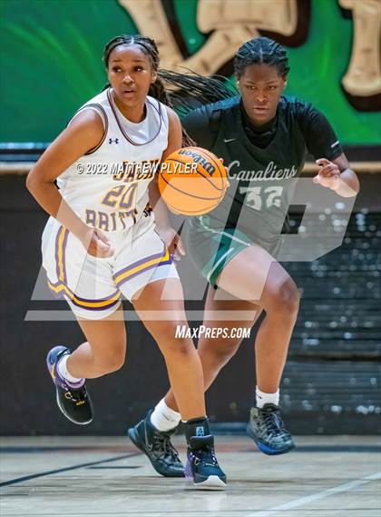 Thumbnail 1 in Durham Academy vs. Jack Britt (Cumberland County Holiday Classic) photogallery.