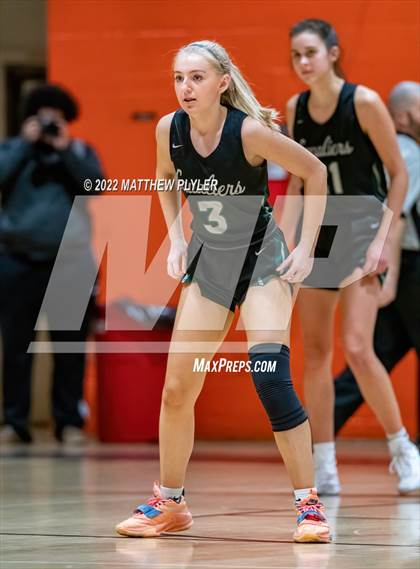 Thumbnail 3 in Durham Academy vs. Jack Britt (Cumberland County Holiday Classic) photogallery.