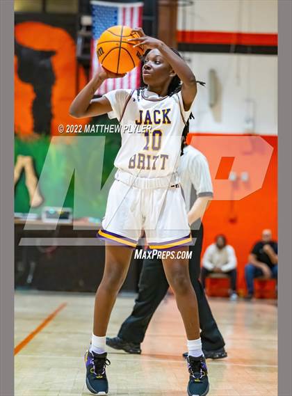 Thumbnail 1 in Durham Academy vs. Jack Britt (Cumberland County Holiday Classic) photogallery.