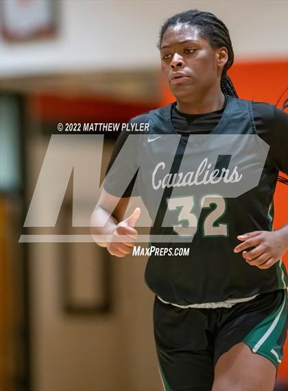 Thumbnail 3 in Durham Academy vs. Jack Britt (Cumberland County Holiday Classic) photogallery.
