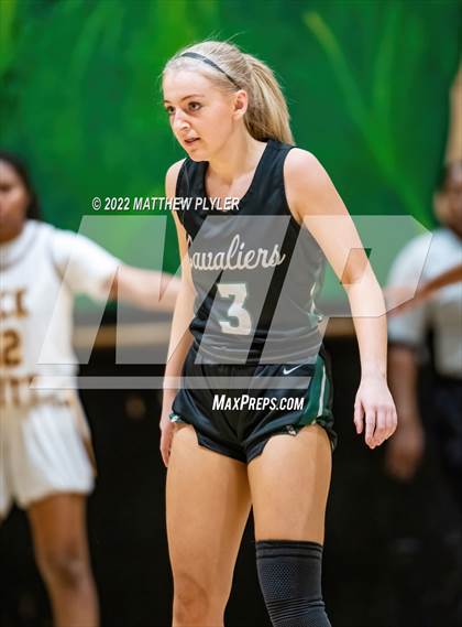 Thumbnail 3 in Durham Academy vs. Jack Britt (Cumberland County Holiday Classic) photogallery.