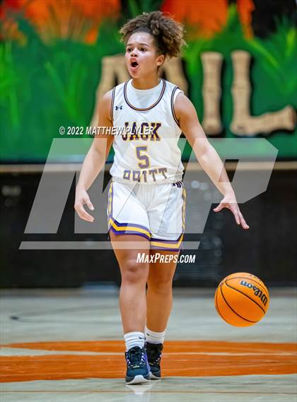 Thumbnail 1 in Durham Academy vs. Jack Britt (Cumberland County Holiday Classic) photogallery.