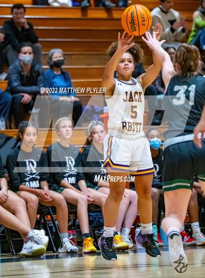 Thumbnail 1 in Durham Academy vs. Jack Britt (Cumberland County Holiday Classic) photogallery.