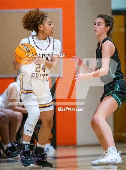 Thumbnail 3 in Durham Academy vs. Jack Britt (Cumberland County Holiday Classic) photogallery.