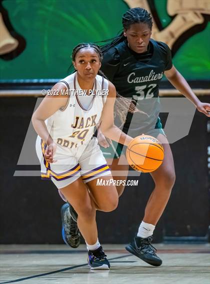 Thumbnail 2 in Durham Academy vs. Jack Britt (Cumberland County Holiday Classic) photogallery.