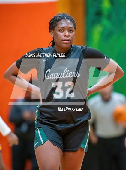Thumbnail 2 in Durham Academy vs. Jack Britt (Cumberland County Holiday Classic) photogallery.